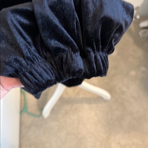 Luxurious Black Velvet Sleeve - Picture 2 of 6